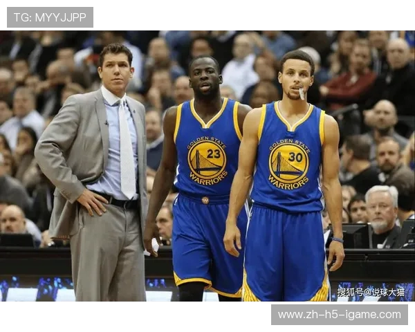 火箭与骑士在NBA夏季联赛中激战正酣新秀表现引人瞩目